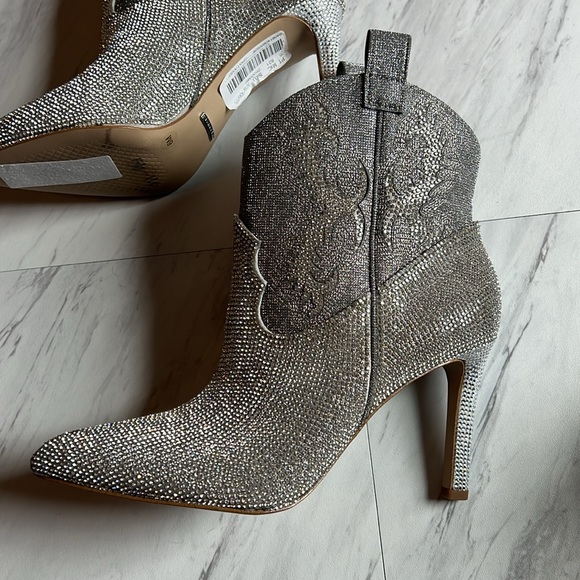 Gianni Bini western rhinestone silver copy point toe heel boot bootie shoe 6 - Picture 3 of 12